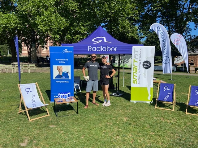 Stand des Radlabors mit Team